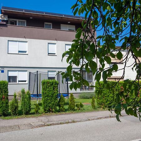Apartment Sladic Sisak Exteriör bild